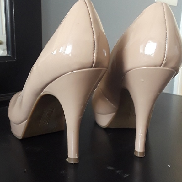 SOLD - Picture 3 of 3